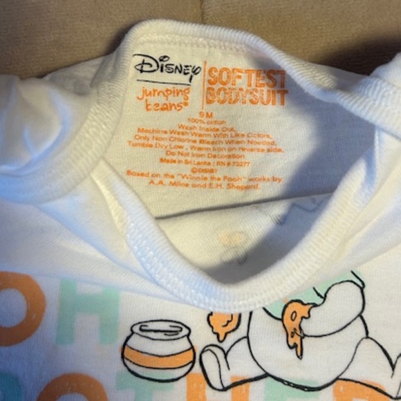 Disney Jumping Bean Winnie the Poo onesie - 9 months - Picture 3 of 4